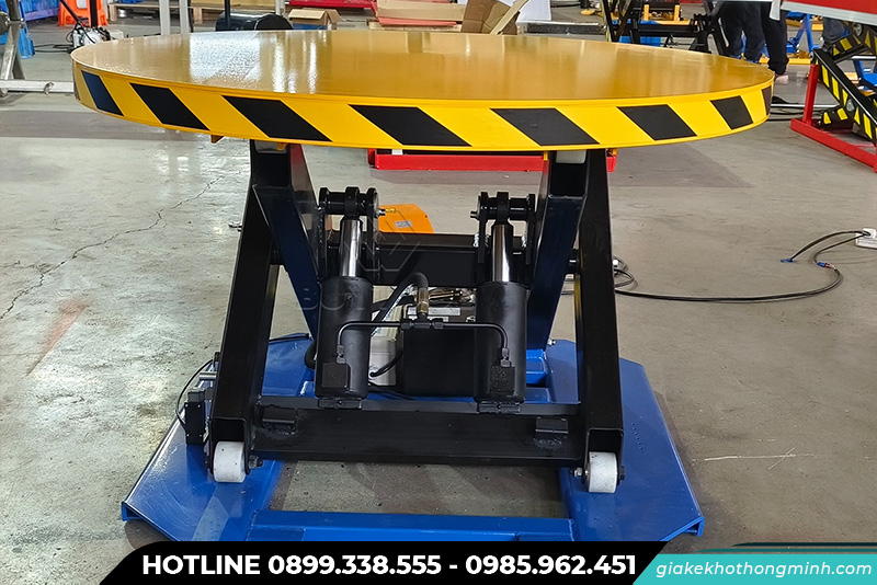 Lựa chọn mua bàn nâng thủy lực của nhà cung cấp uy tín và chính sách bảo hành