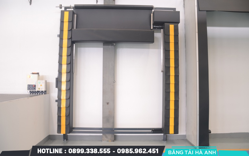 Bạt Che Container (Dock Seals & Shelters)