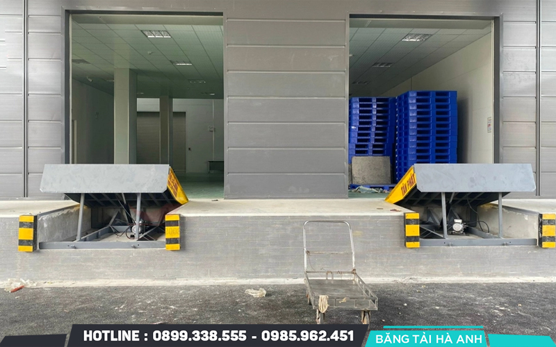 Dock leveler (Bộ điều chỉnh sàn)