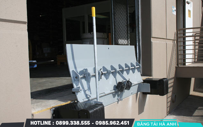 Sàn nâng gấp môi – Edge-of-Dock Levelers