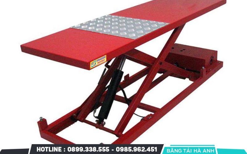 Bàn nâng thủy lực chuyên dùng cho xe nâng là một thiết bị hỗ trợ nâng hạ hàng hóa