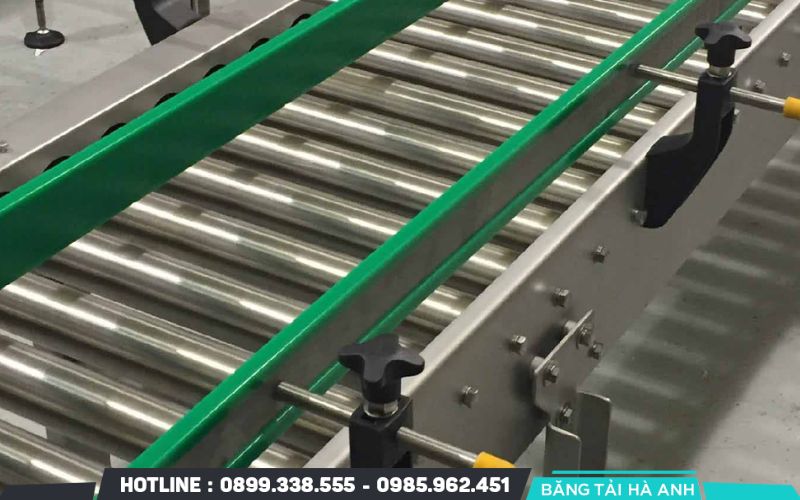 Băng tải con lăn inox có thể tích hợp hệ thống điều chỉnh tốc độ bằng biến tần