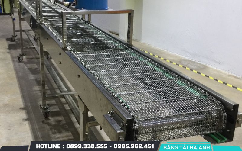 Thông số kỹ thuật của băng tải lưới inox được thiết kế linh hoạt, phù hợp với nhiều loại hình sản xuất