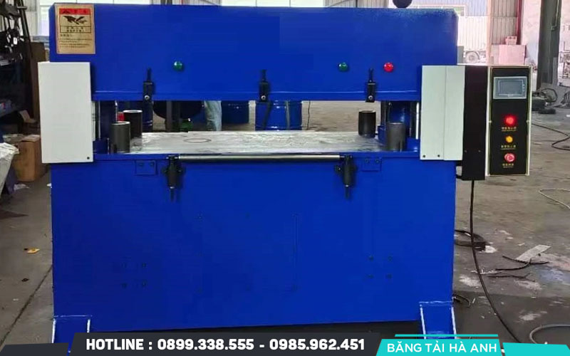 Máy cắt và hoàn thiện là công đoạn cuối trong dây chuyền sản xuất nhựa