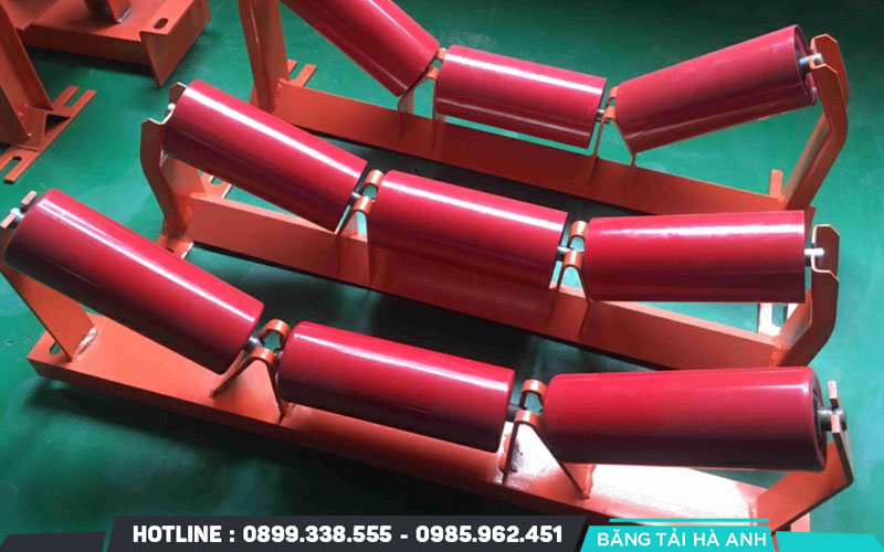 Giá đỡ con lăn băng tải có nhiệm vụ cố định con lăn