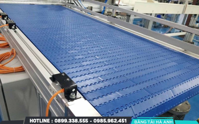 Băng tải nhựa có khả năng chống mài mòn, kháng hóa chất, chịu lực tốt