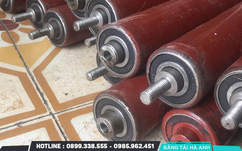 Khi tính toán kích thước con lăn băng tải, cần xem xét rất nhiều yếu tố