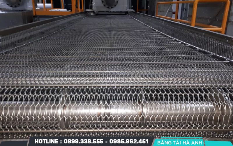 Băng Tải Hà Anh là đơn vị thiết kế, sản xuất và cung cấp băng tải lưới inox 304 chất lượng cao