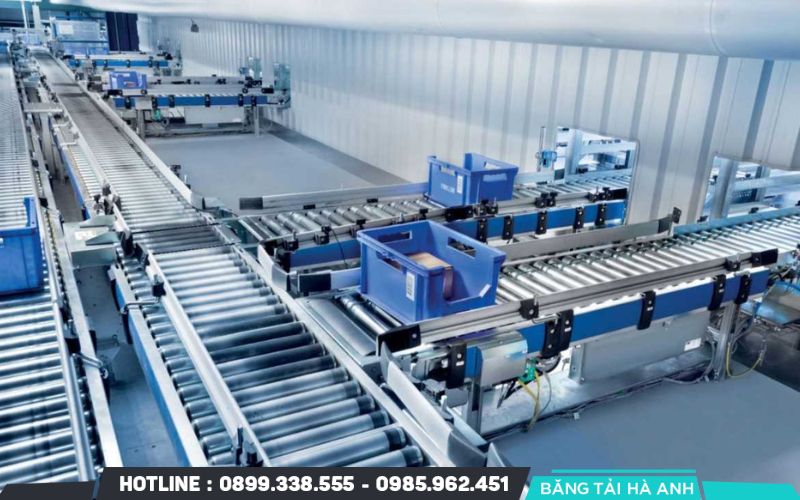 Băng tải công nghiệp đóng vai trò là mắt xích quan trọng trong chuỗi sản xuất