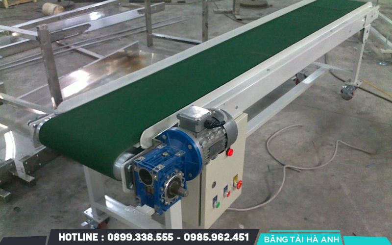 Băng tải PVC là loại được sử dụng rộng rãi trong nhiều dây chuyền sản xuất điện tử