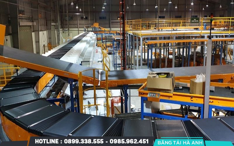 Băng tải cần được làm từ vật liệu phù hợp với môi trường hoạt động