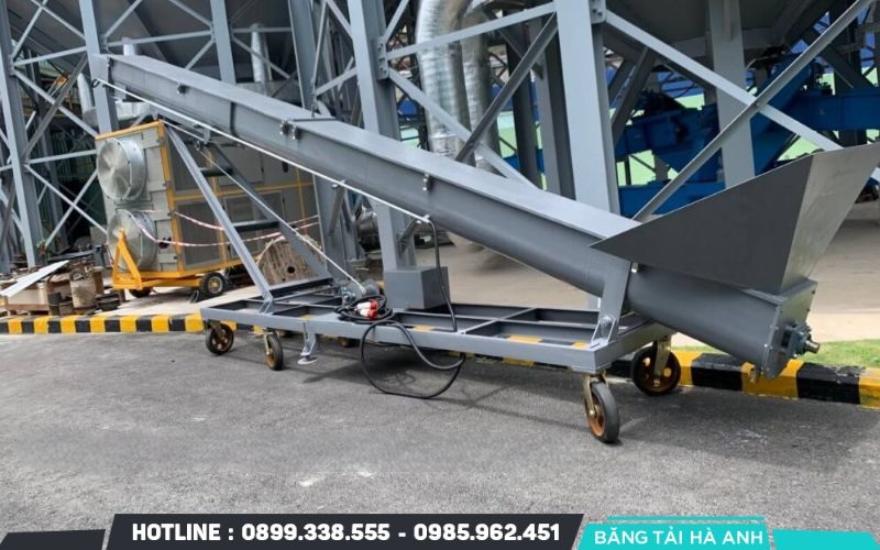 Băng tải ống được thiết kế khá đặc biệt để băng tải có thể cuộn lại thành dạng hình ống