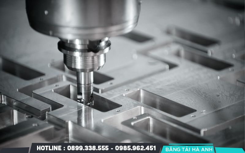 Các thiết bị cơ khí tự động hoạt động theo lập trình cố định giúp giảm sai số trong quá trình sản xuất
