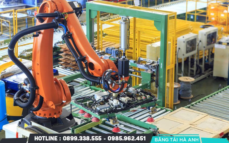 Việc ứng dụng tự động hóa công nghiệp làm giảm nhu cầu về lao động trực tiếp