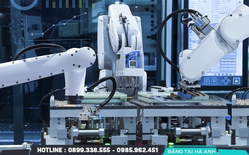 Robot cộng tác là thế hệ robot được thiết kế để làm việc cùng con người trong môi trường sản xuất