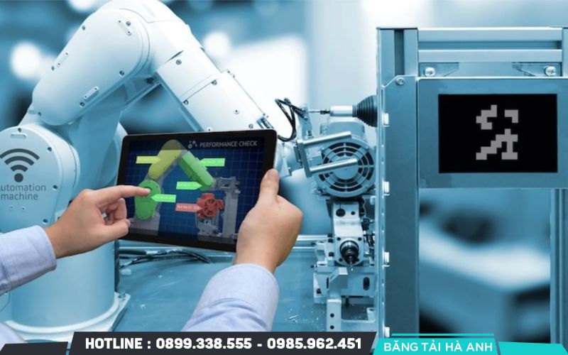 Bảo trì dự đoán hoạt động dựa trên việc thu thập dữ liệu thực tế từ thiết bị, xử lý và phân tích để đưa ra cảnh báo sớm