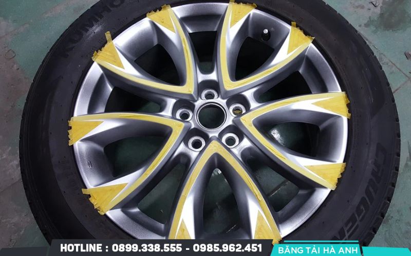 Sản phẩm sau khi được sấy khô sẽ đi ra khỏi lò và kiểm tra chất lượng cuối cùng