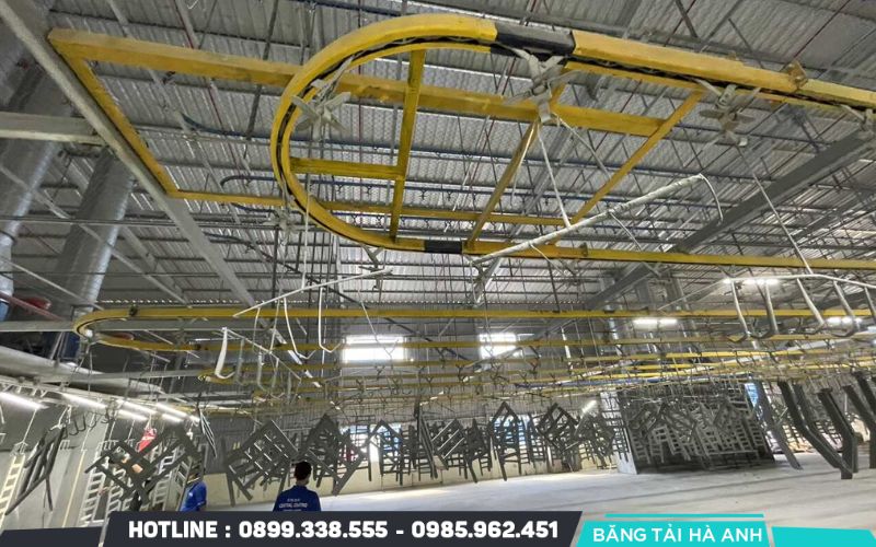 Cấu trúc treo giúp tận dụng không gian theo chiều đứng, giảm diện tích mặt bằng