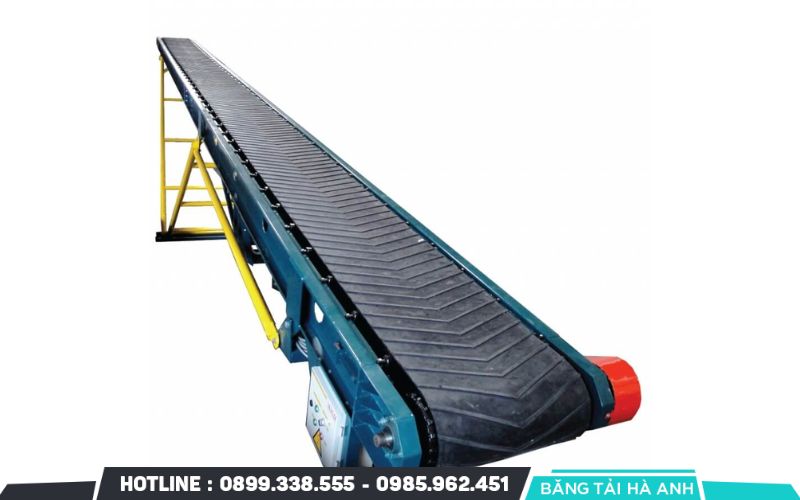 Băng tải belt cao su thẳng là giải pháp tối ưu cho việc vận chuyển các loại vật liệu rời