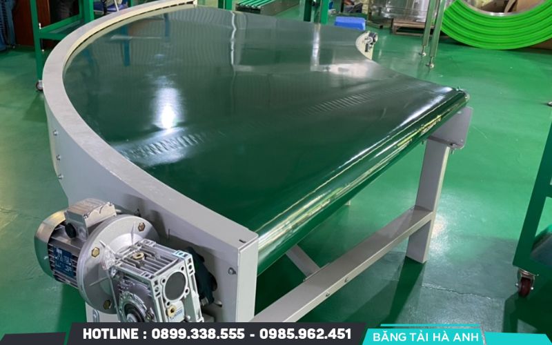 Băng tải PVC/PU trở thành tiêu chuẩn cho ngành thực phẩm