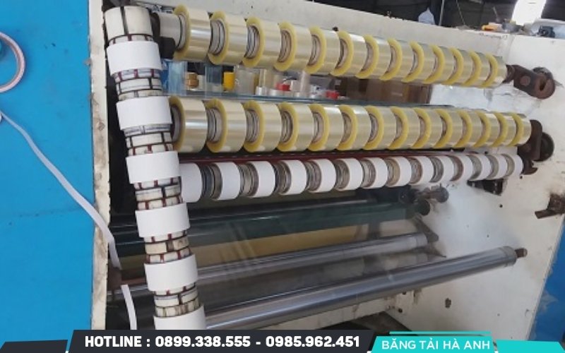 Các loại máy hoàn thiện giúp chuyển cuộn vật liệu lớn thành sản phẩm bán lẻ