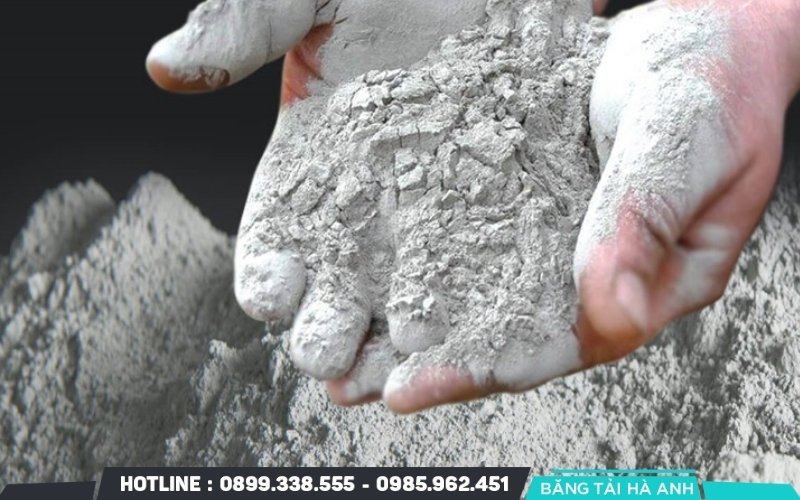 Vữa khô là hỗn hợp đã được phối trộn sẵn giữa xi măng, cát sấy khô, phụ gia và các thành phần kết dính