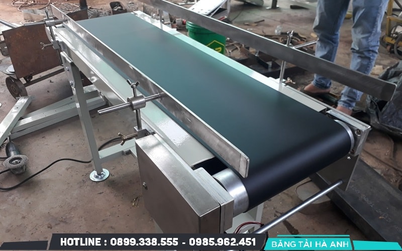 Cần tính toán trọng lượng tối đa của vật liệu và tốc độ vận chuyển để lựa chọn được loại băng tải belt phù hợp