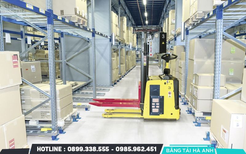 Doanh nghiệp cần phân tích rõ quy mô kho hàng, tải trọng và kích thước trung bình của hàng hóa