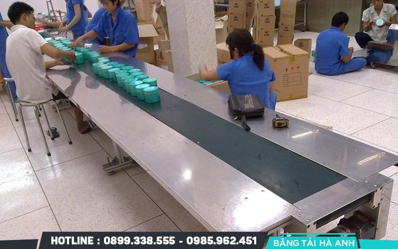 Năng suất dự kiến giúp xác định tốc độ băng tải và công suất động cơ cần thiết