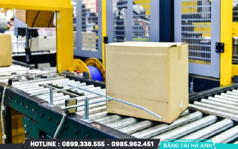 Chiều rộng băng tải phải lớn hơn sản phẩm khoảng 10-20% để đảm bảo an toàn