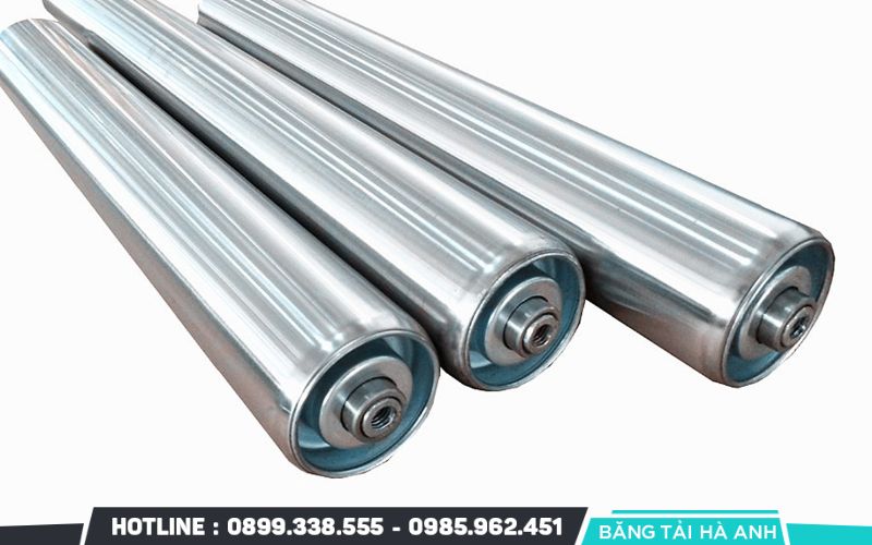 Con lăn băng tải là bộ phận quay tròn hỗ trợ băng tải vận hành, giúp vật liệu di chuyển mượt mà trên hệ thống