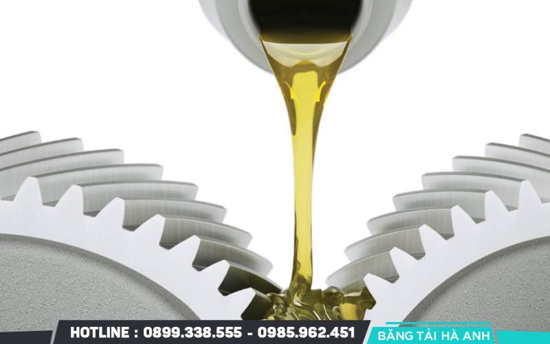 Sử dụng dầu nhớt bôi trơn băng tải