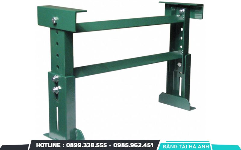 Việc lắp đặt chân chỉnh băng tải phải tuân thủ các bước để đảm bảo khả năng chịu tải của hệ thống