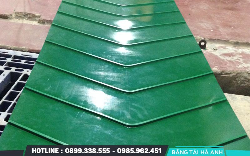 Gân V đóng vai trò giảm thiểu hao mòn, kéo dài tuổi thọ của dây băng tải