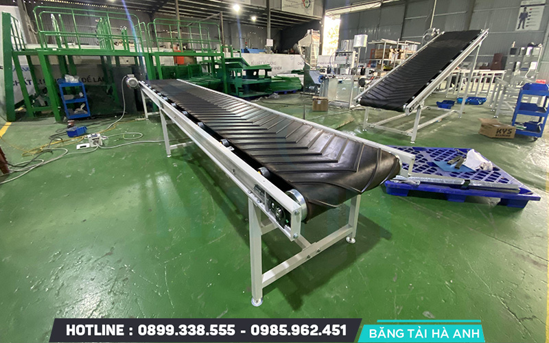 Băng tải cao su thẳng có bề mặt hoàn toàn phẳng