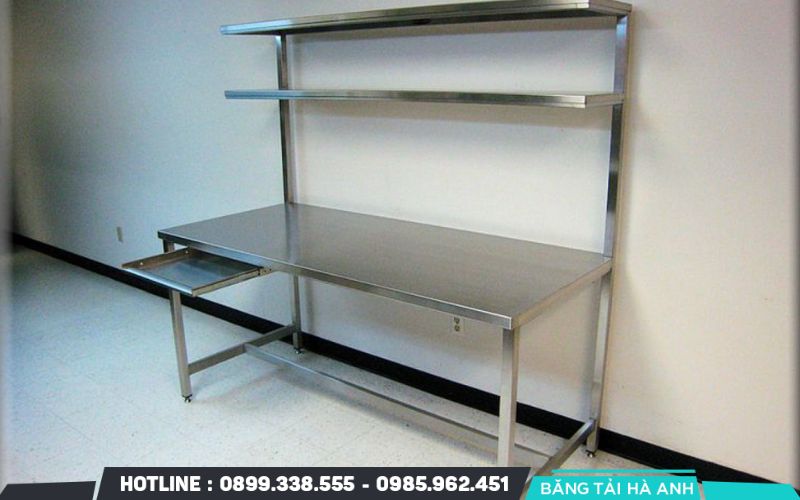 Bàn thao tác inox có khả năng thích nghi cực kỳ tốt trong môi trường yêu cầu về độ sạch