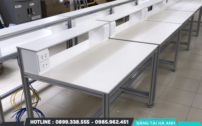 Khi phát hiện lớp sơn tĩnh điện của khung thép bị trầy xước hoặc bong tróc, cần tiến hành sơn dặm