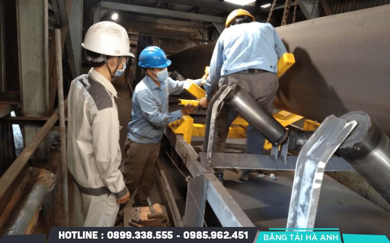 Cần thường xuyên vệ sinh và kiểm tra độ nhạy của cần gạt