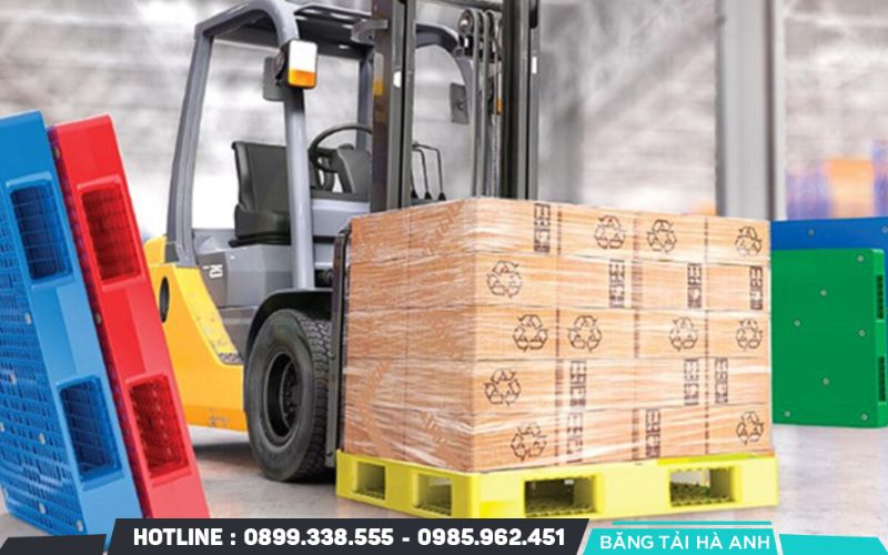 Bọc pallet đúng cách giúp cố định hàng hóa chắc chắn trên pallet