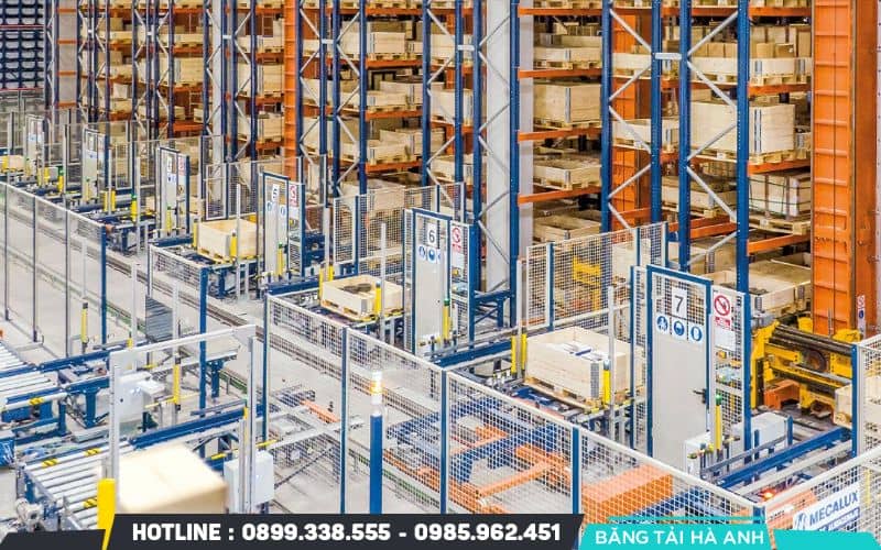 Kho thông minh vận hành dựa trên sự kết nối giữa các thiết bị cảm biến, robot tự hành và trí tuệ nhân tạo