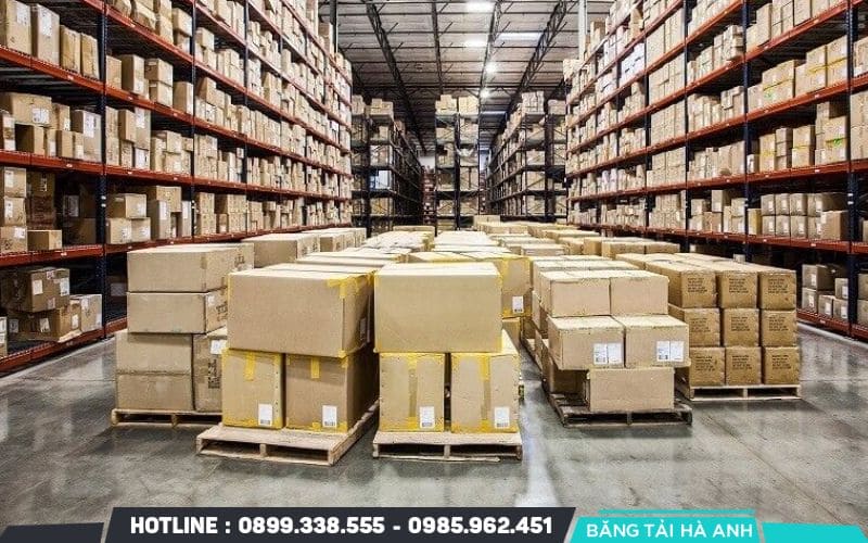 Kho thường có quy trình quản lý đơn giản giúp nhân sự dễ dàng làm quen với công việc