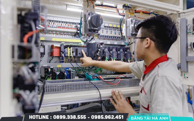 Việc lơ là bảo trì khiến các thiết bị cảm biến và máy móc nhanh chóng bị hỏng hóc hoặc chạy sai lệch thông số