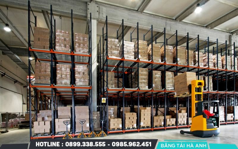 Kho tự động giúp tiết kiệm tới 40% đến 80% diện tích mặt sàn so với các phương thức lưu trữ truyền thống