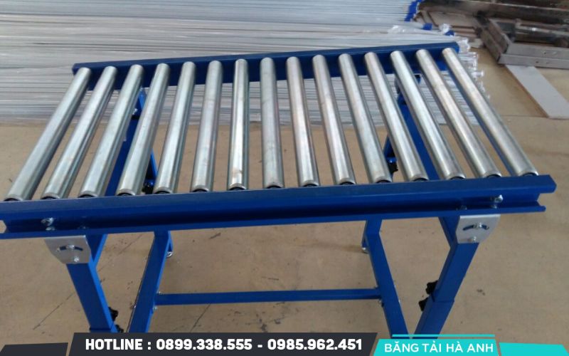 Hệ thống con lăn inox giúp việc luân chuyển thùng carton, pallet và các khối hàng nặng trở nên nhẹ nhàng