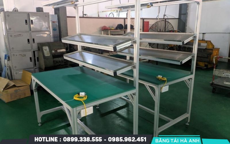 Bàn thao tác công nghiệp tiêu chuẩn