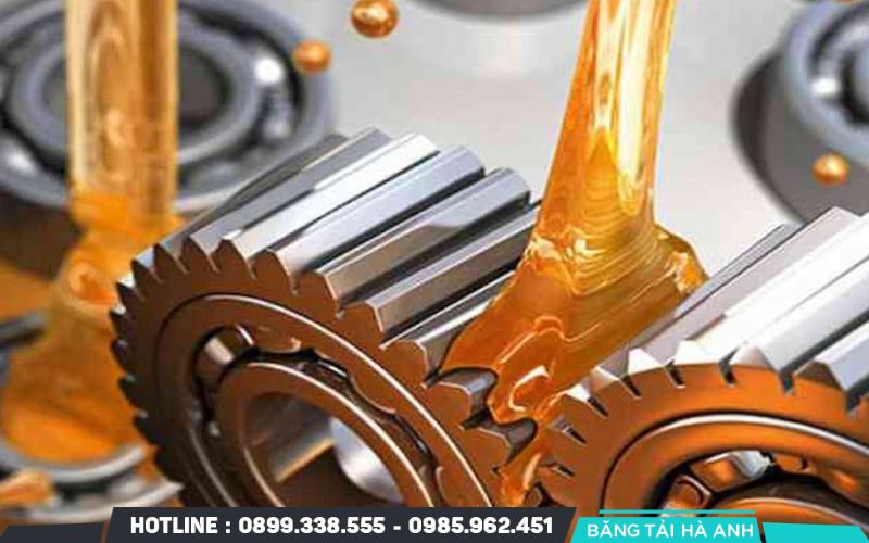 Vệ sinh hệ thống và bôi trơn các vòng bi, khớp nối