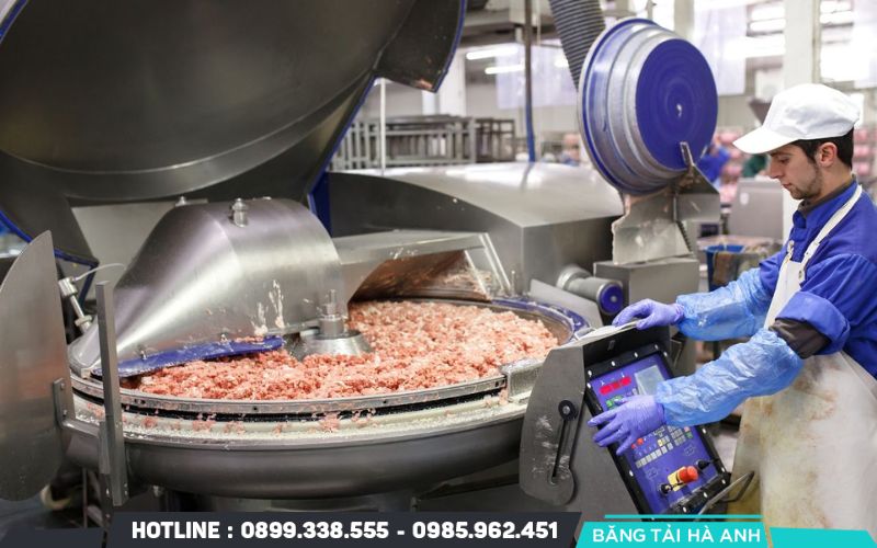 Tỷ lệ phối trộn thịt và mỡ hợp lý rất quan trọng