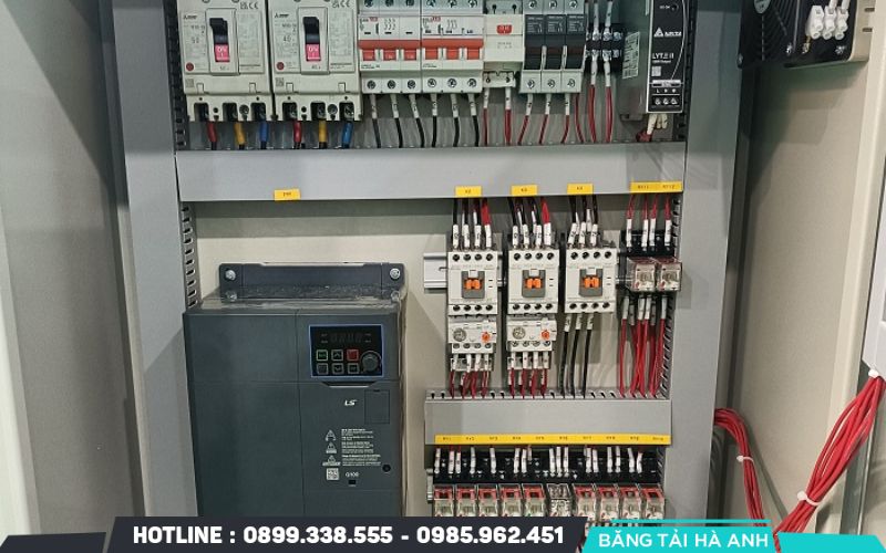 Cần phải xác định thông số nguồn cấp phù hợp với yêu cầu của motor và tủ điều khiển