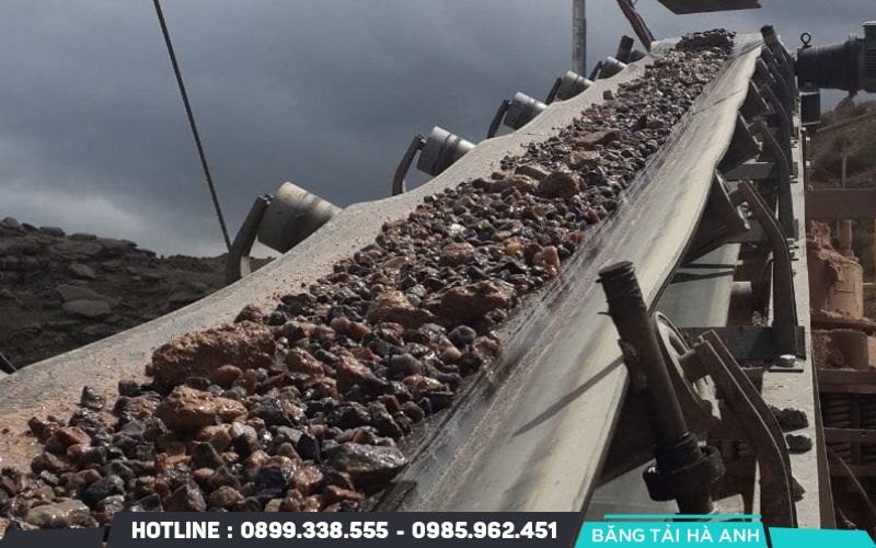 Vận hành quá tải trọng và tốc độ thiết kế khiến băng tải cao su nhanh hỏng