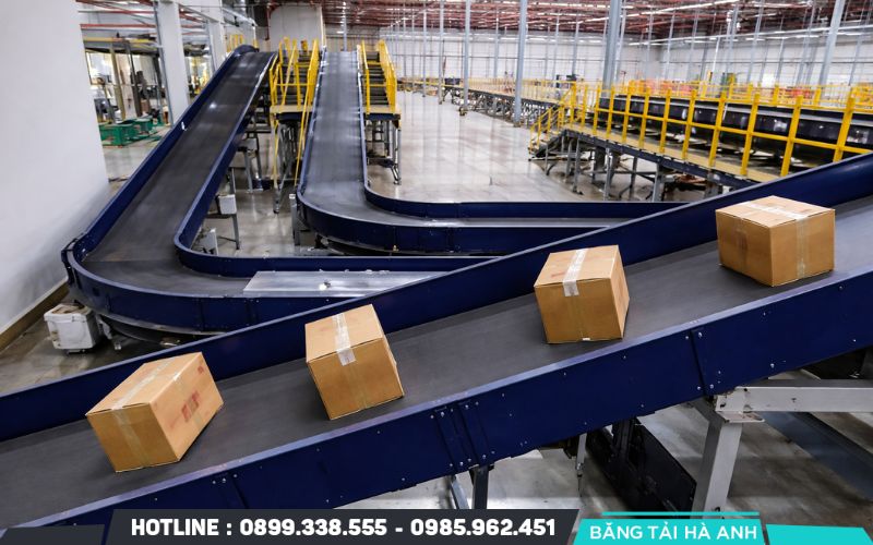 Các loại bề mặt có vân nhám hoặc gân nhẹ hỗ trợ tăng lực ma sát để giữ thùng carton không bị xê dịch